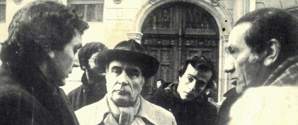 Agregar contexto de la foto y créditos